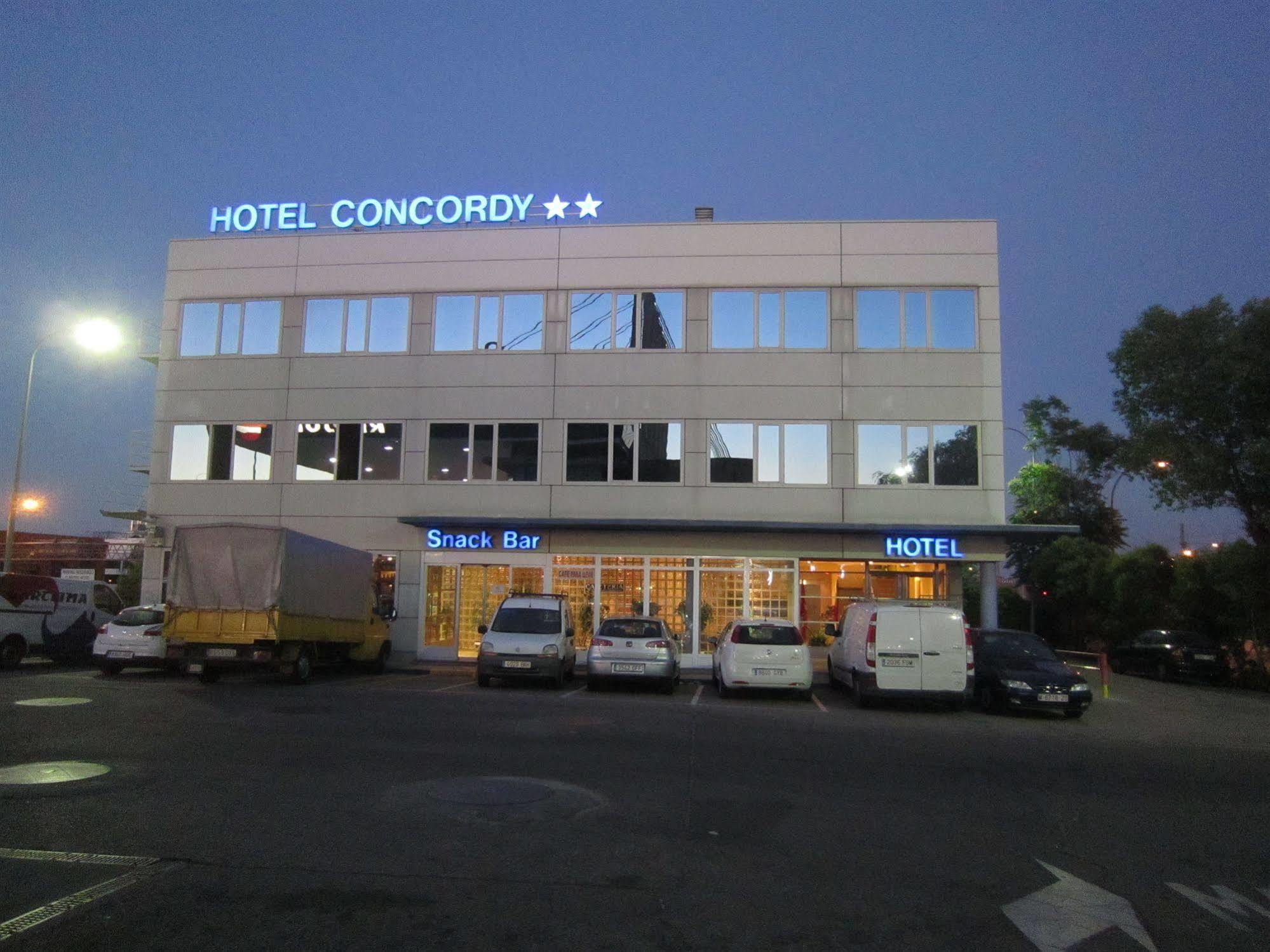 Hotel Concordy Мадрид Екстериор снимка